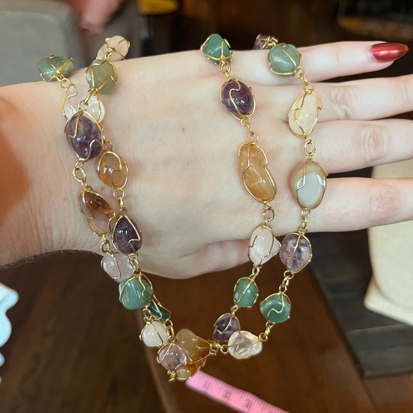 Vintage natural stone and goldtone necklace with closure, 32” - Picture 6 of 6